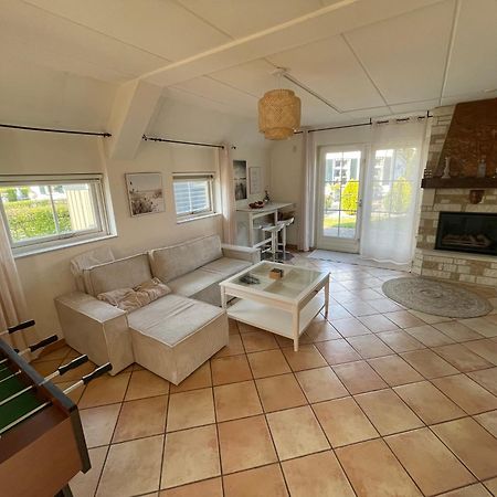 Freistehendes Ferienhaus Am See Naehe Roermond Heel Dış mekan fotoğraf