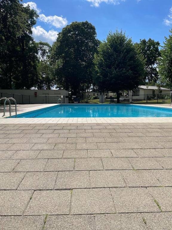 Freistehendes Ferienhaus Am See Naehe Roermond Heel Dış mekan fotoğraf