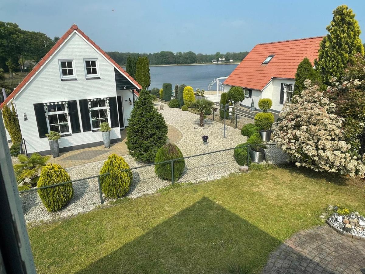 Freistehendes Ferienhaus Am See Naehe Roermond Heel Dış mekan fotoğraf