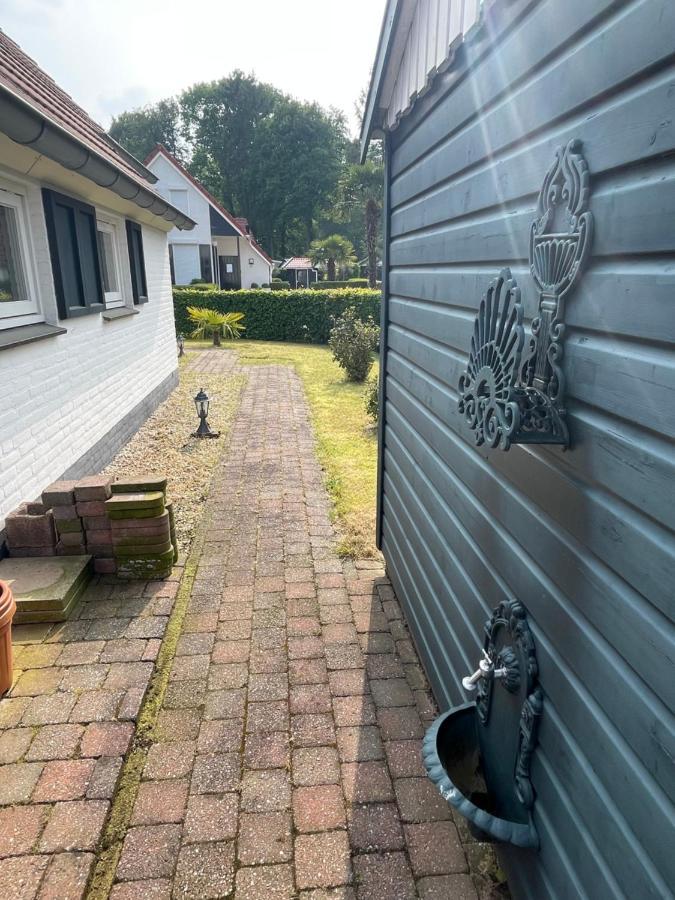 Freistehendes Ferienhaus Am See Naehe Roermond Heel Dış mekan fotoğraf