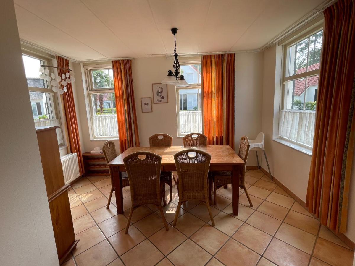 Freistehendes Ferienhaus Am See Naehe Roermond Heel Dış mekan fotoğraf