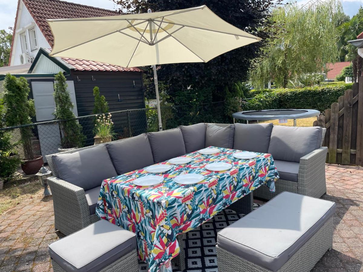 Freistehendes Ferienhaus Am See Naehe Roermond Heel Dış mekan fotoğraf